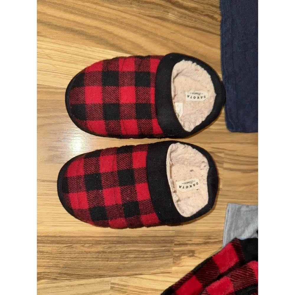 Christmas Boys Sz 8 Small Lot Red Black Plaid Pajama Slippers 13-1 Basketball‎ T